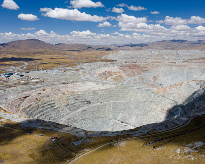 L'area totale della miniera di Antapaccay, comprese tutte le discariche associate, è attualmente di 135 km2.