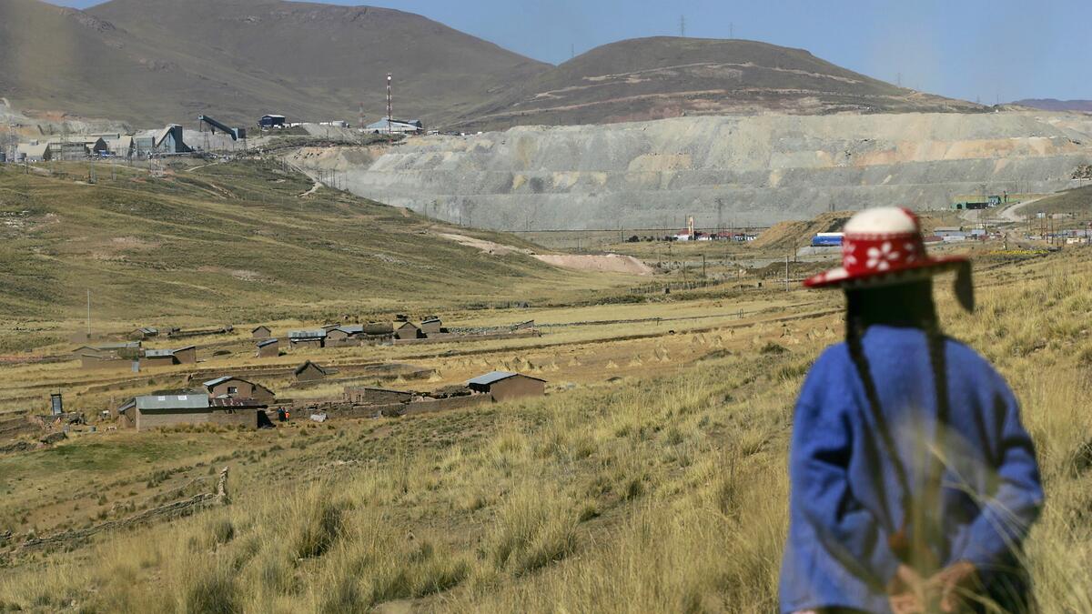 La miniera Antapaccay, gestita dal gruppo svizzero Glencore a Espinar (Cusco, Perù), ha un grave impatto sull'ambiente e sulla salute della popolazione indigena dell'area circostante.