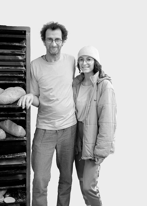 Lucie et Olivier Hofmann, la soeur et le père de la coopérante Marisol Hofmann, s'engagent pour sensibiliser au travail de Marisol en Suisse.